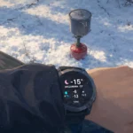 Zegarek Garmin pokazujący temperaturę -15°C podczas zimowego biwaku.